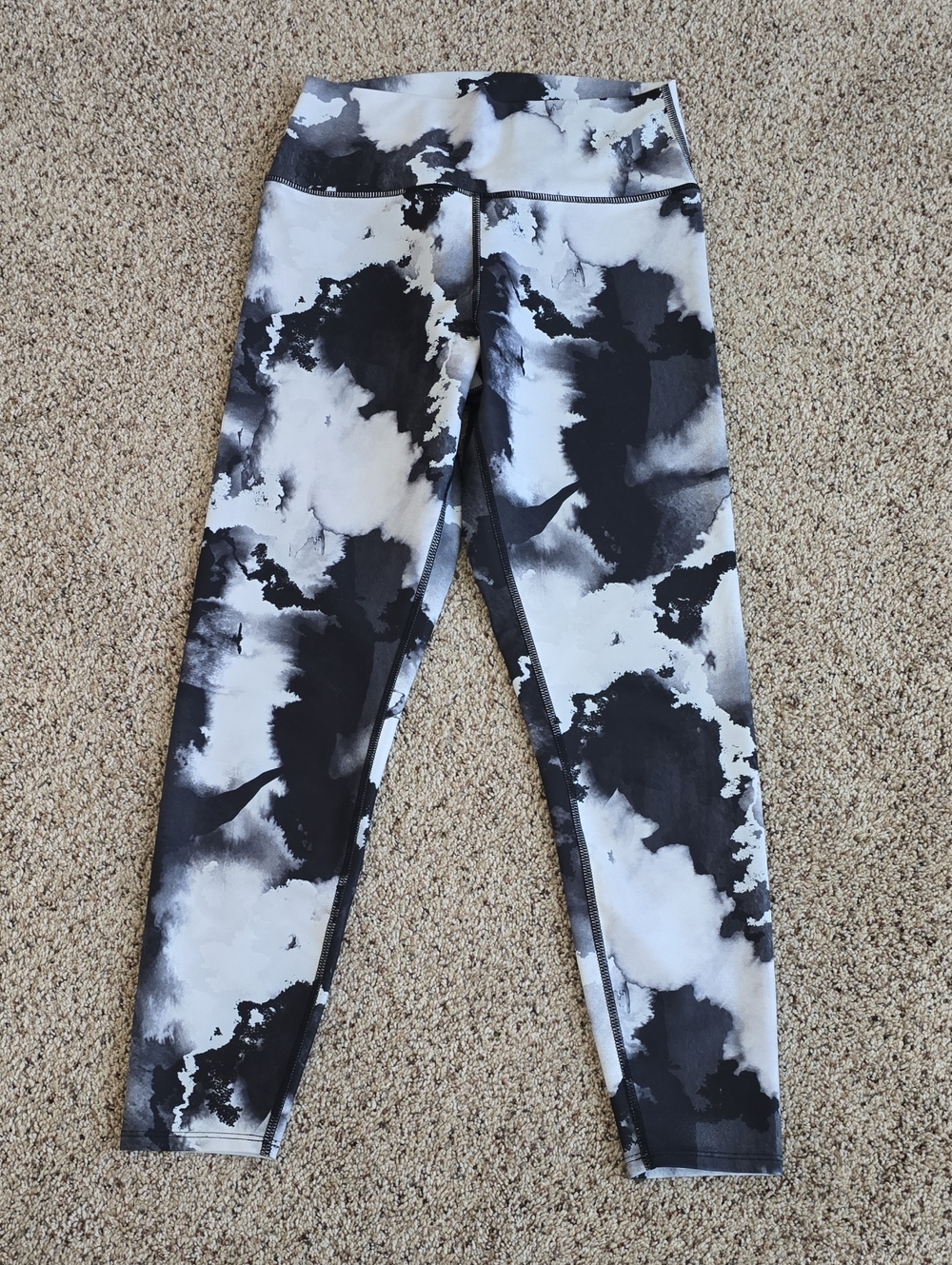 SAGE Sz M Black And White Leggings